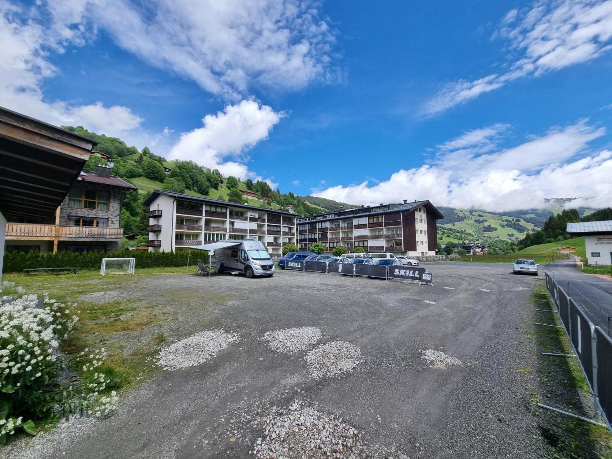 Skill Mountain Lodge - Ski Und Bike Hostel Im Sommer Mit Joker Card Saalbach-Hinterglemm Bagian luar foto