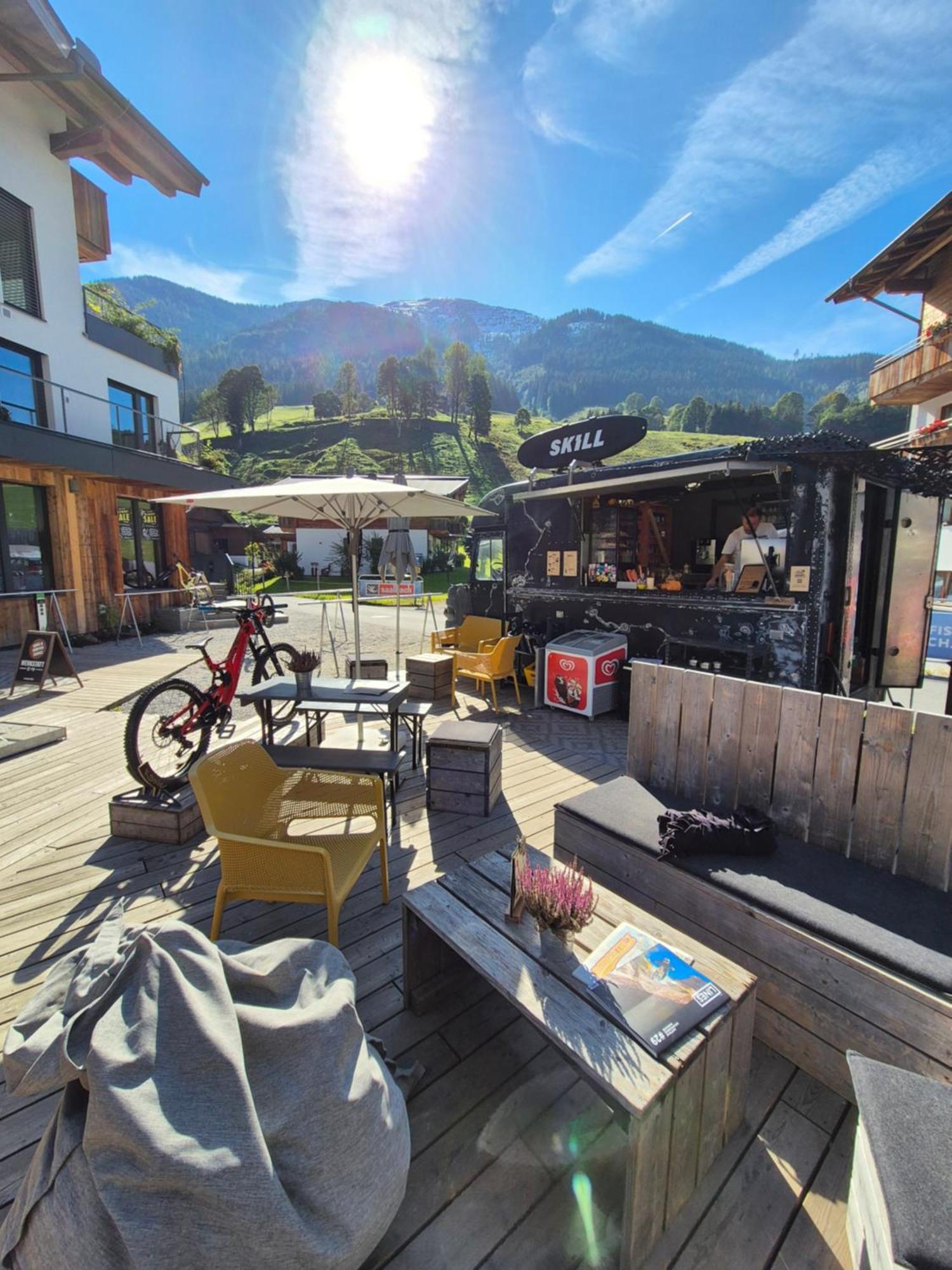 Skill Mountain Lodge - Ski Und Bike Hostel Im Sommer Mit Joker Card Saalbach-Hinterglemm Bagian luar foto